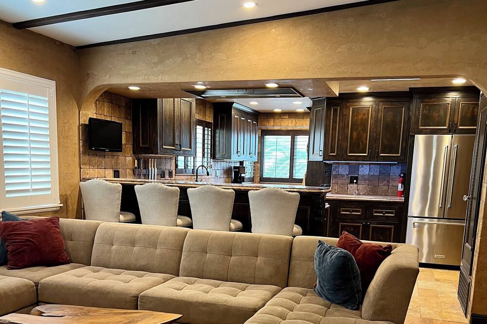 Photo of Livingroom in Oxnard Shores