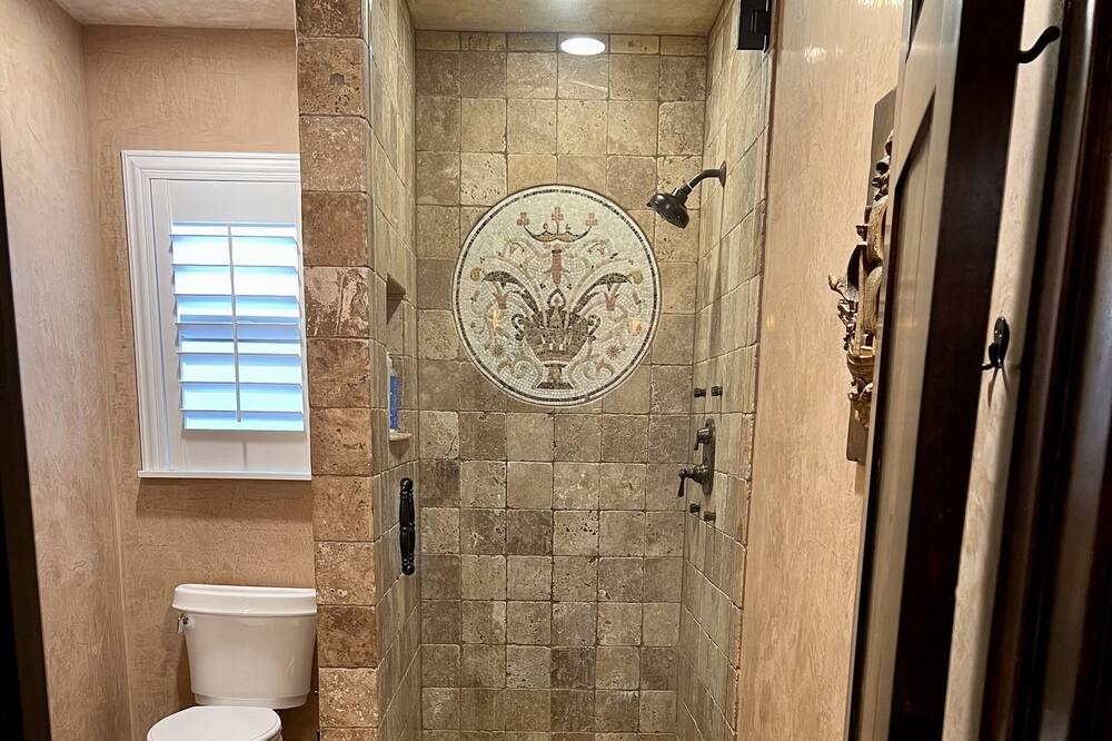 Photo of Bathroom in Oxnard Shores