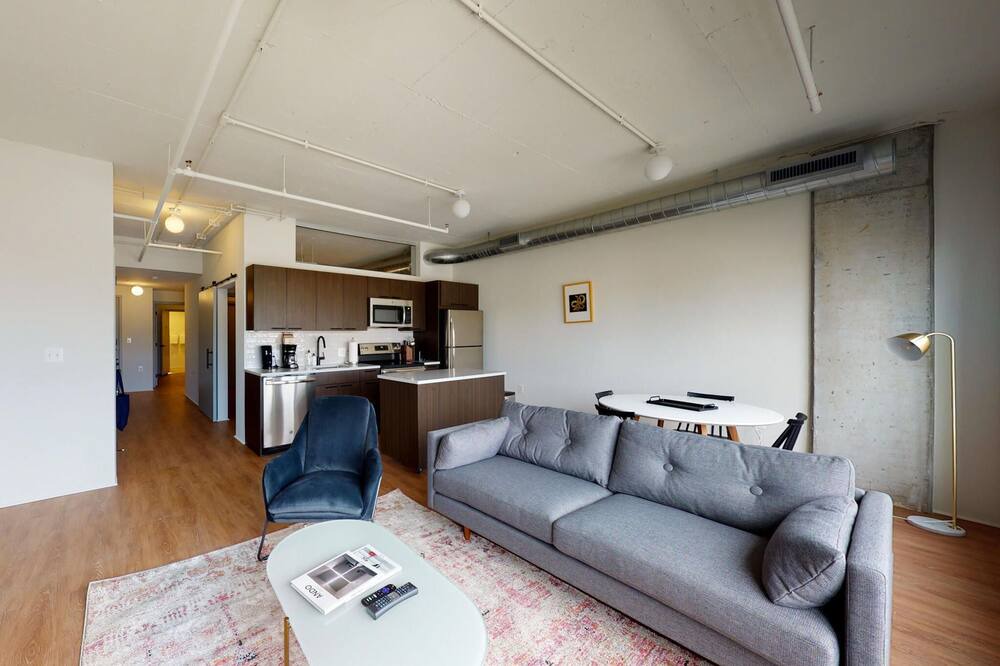 Photo of Livingroom in Eisenhower East