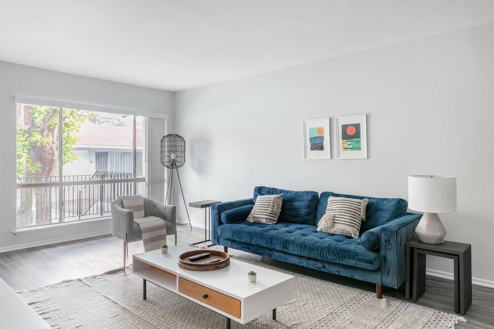 Photo of Livingroom in Northridge