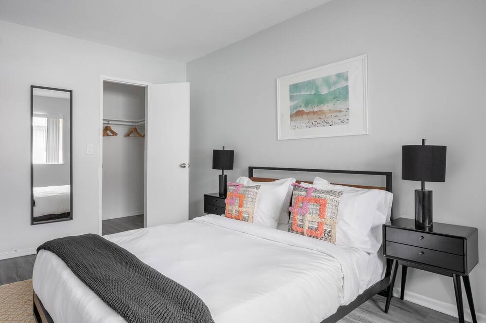 Photo of Bedroom in Northridge