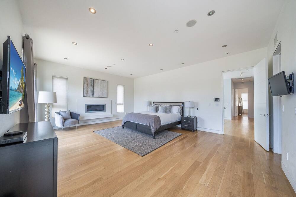 Photo of Bedroom in Carthay Circle