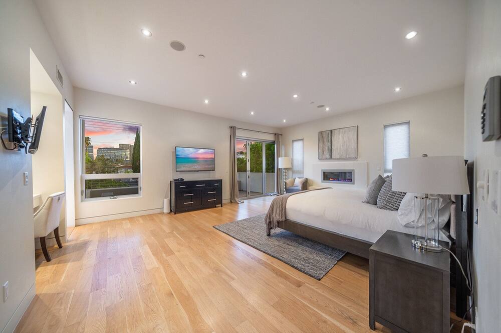 Photo of Bedroom in Carthay Circle