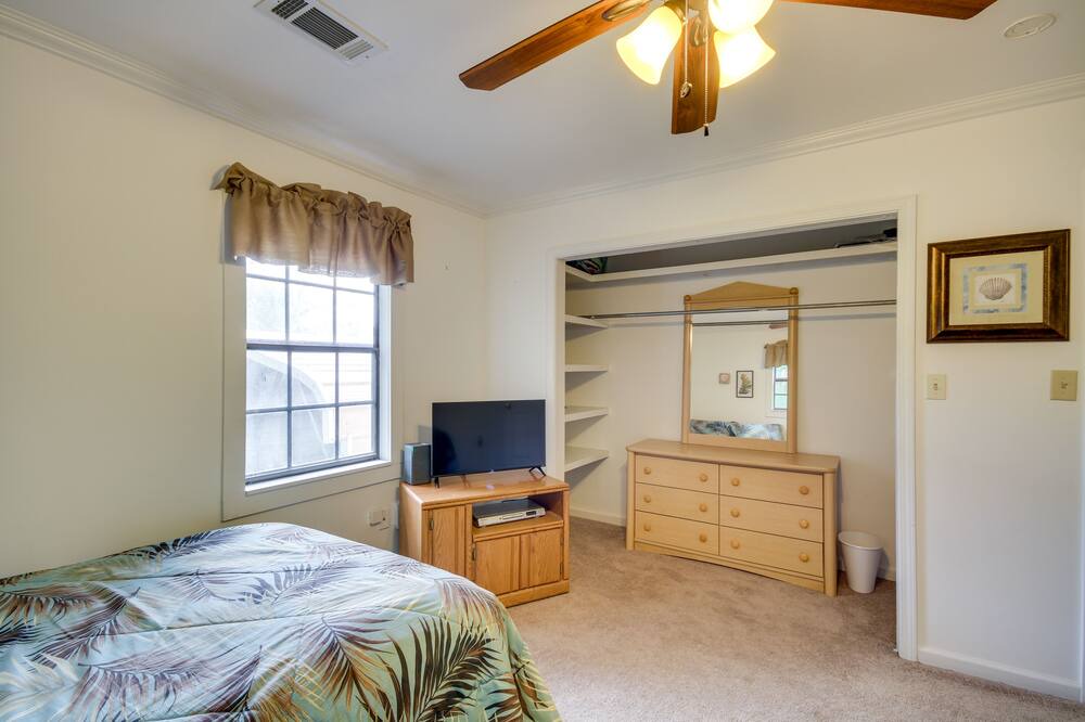 Photo of Bedroom in Shoreline Park