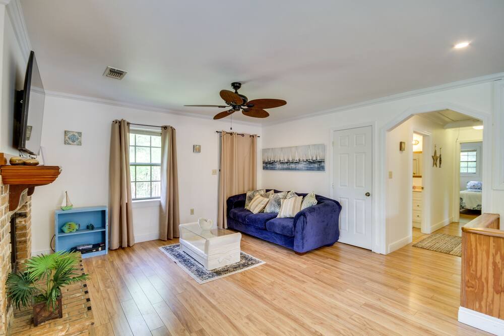 Photo of Livingroom in Shoreline Park