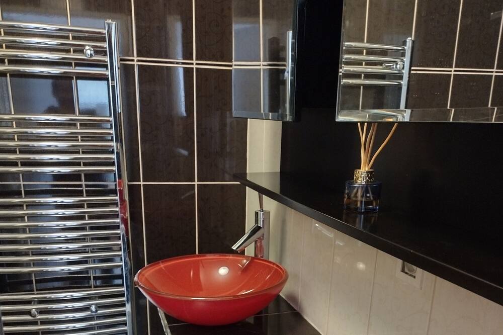 Photo of Bathroom in Saint-Cloud