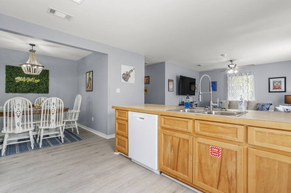 Photo of Kitchen in Shoreline Park