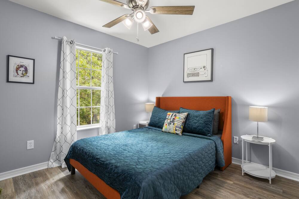 Photo of Bedroom in Shoreline Park