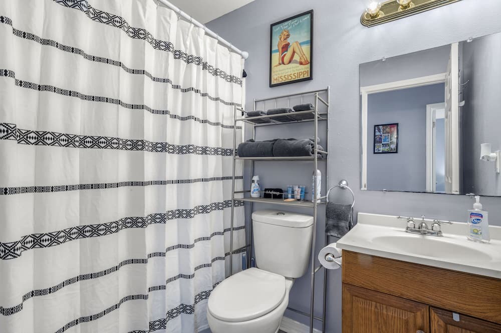 Photo of Bathroom in Shoreline Park
