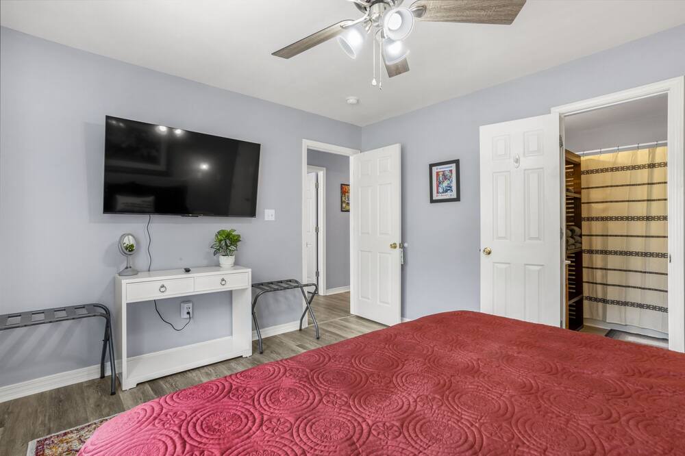 Photo of Bedroom in Shoreline Park