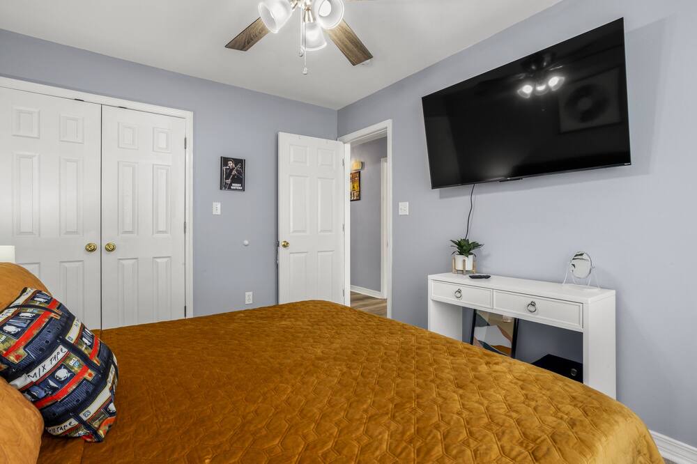Photo of Bedroom in Shoreline Park