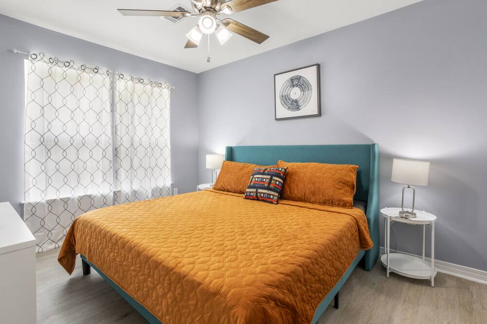 Photo of Bedroom in Shoreline Park