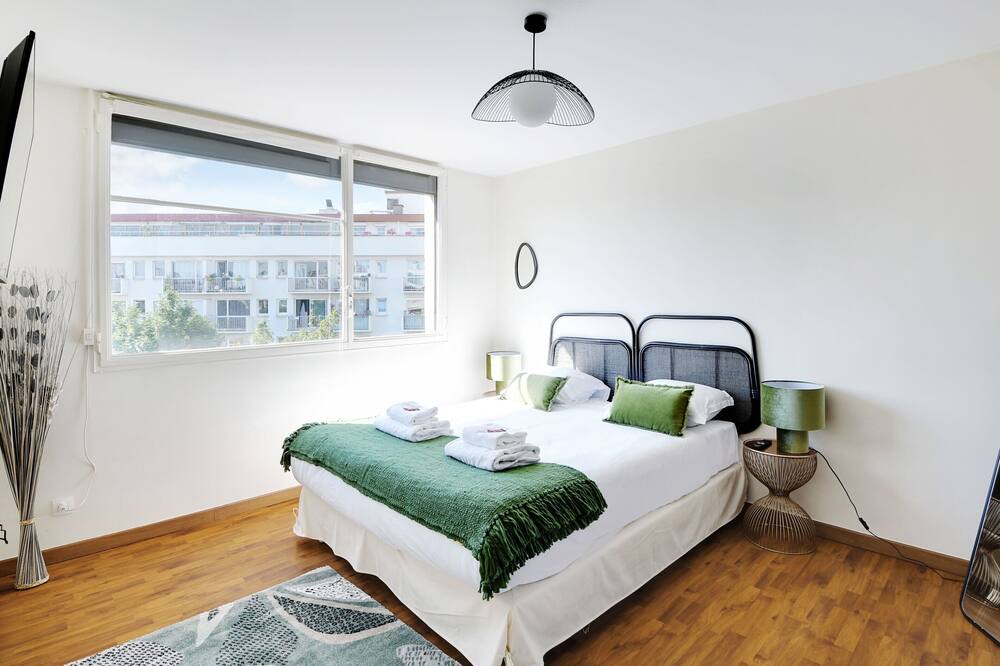Photo of Bedroom in Republique–Point-du-Jour