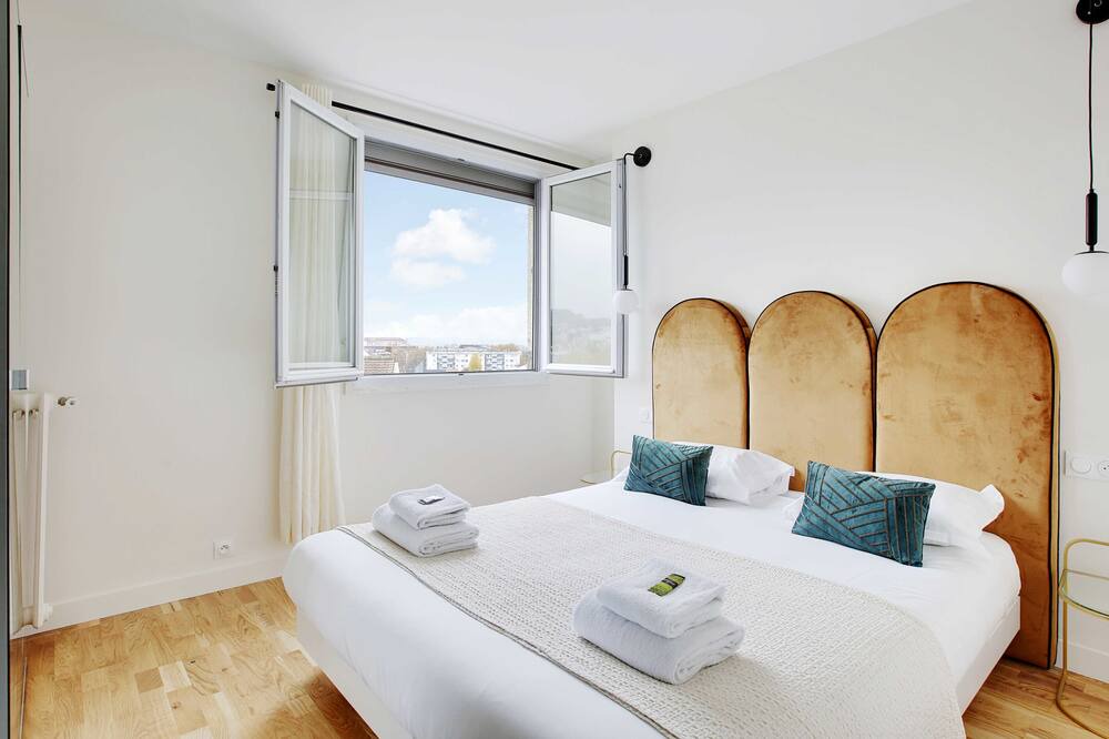 Photo of Bedroom in Plateau - Mont-Valerien