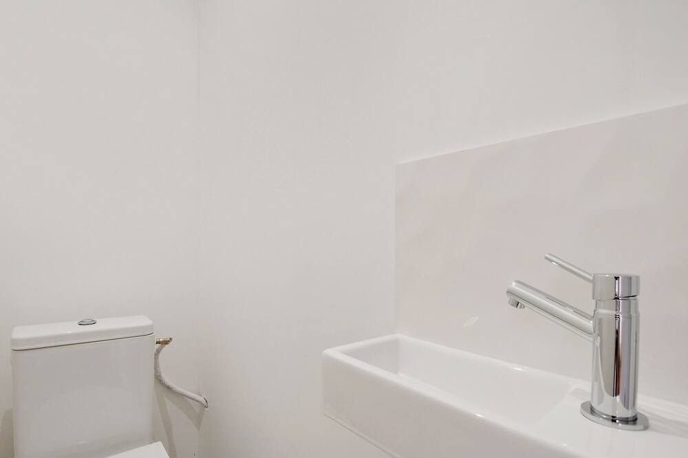 Photo of Bathroom in Saint-Lambert