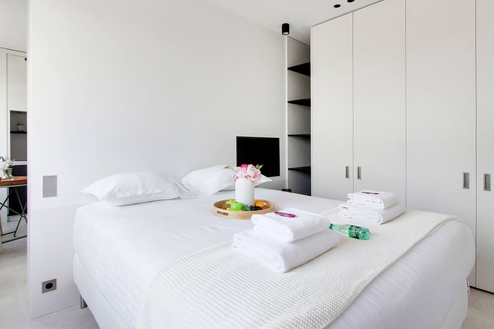 Photo of Bedroom in Saint-Lambert