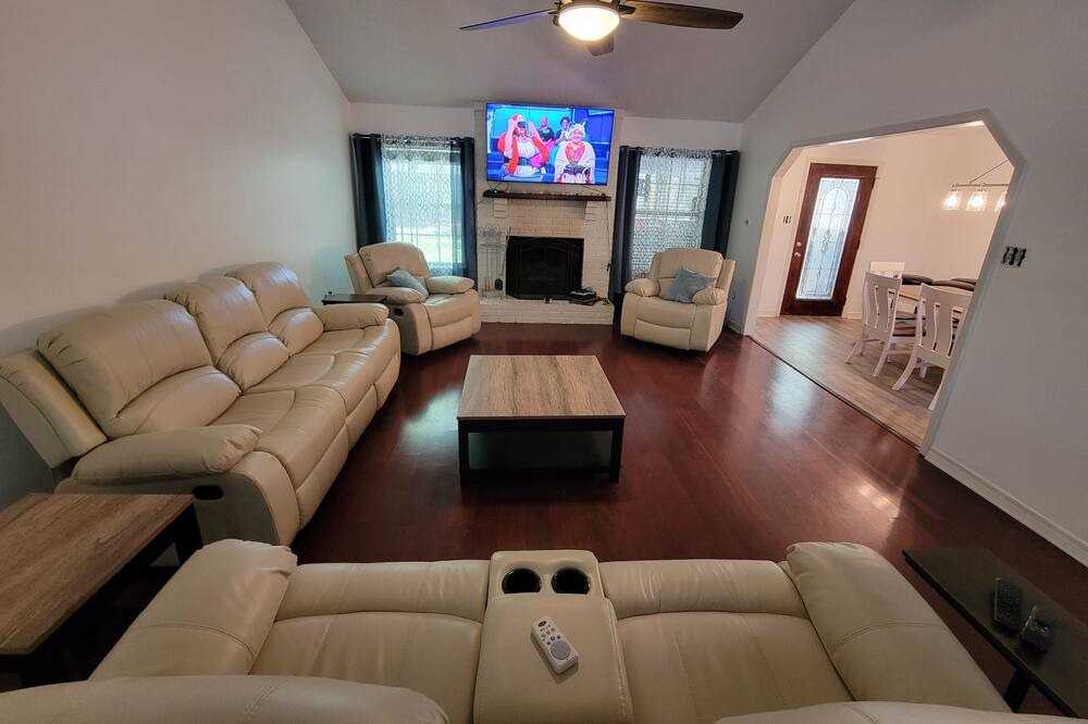 Photo of Livingroom in Gulf Park Estates