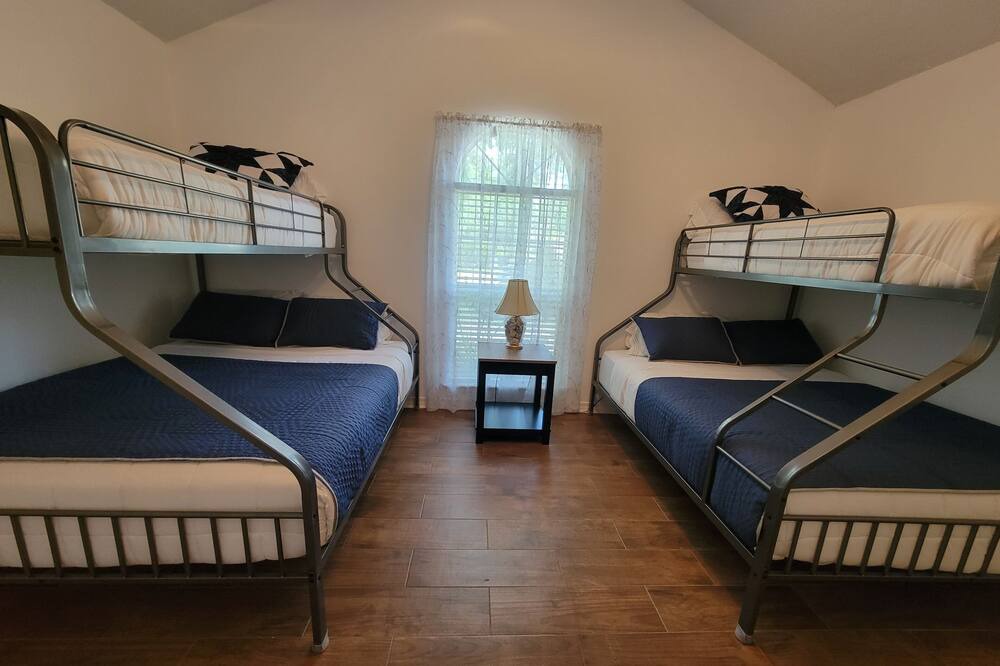 Photo of Bedroom in Gulf Park Estates