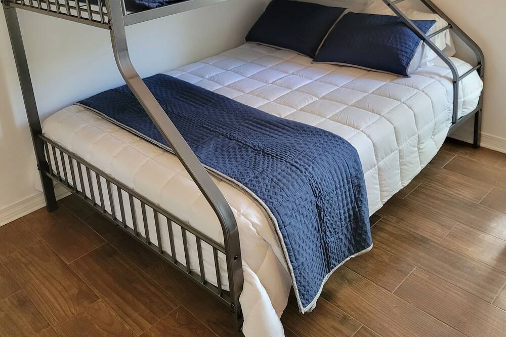 Photo of Bedroom in Gulf Park Estates