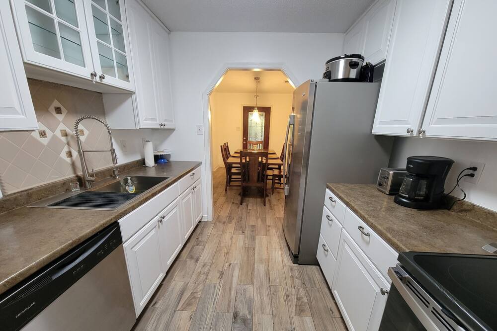 Photo of Kitchen in Gulf Park Estates