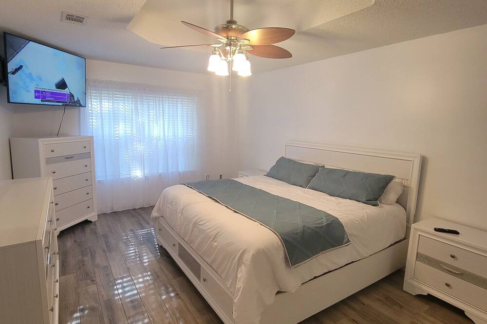 Photo of Bedroom in Gulf Park Estates