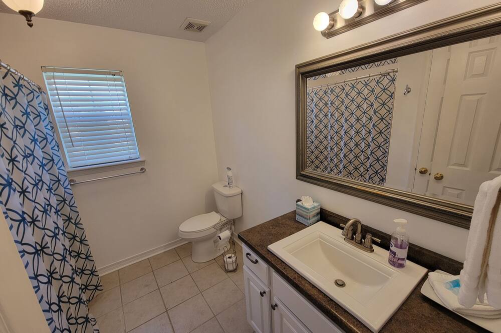 Photo of Bathroom in Gulf Park Estates