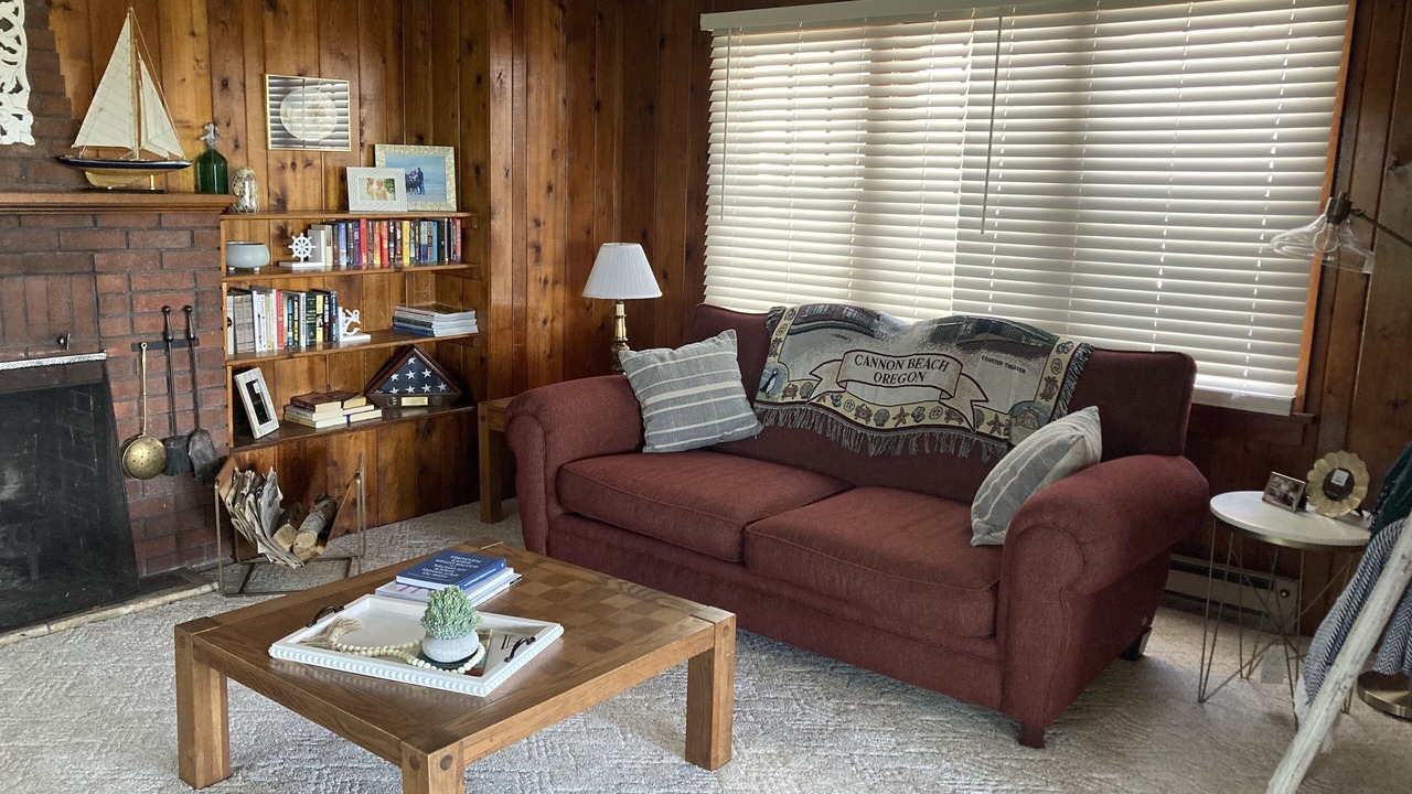 Photo of Livingroom in Detroit Lakes