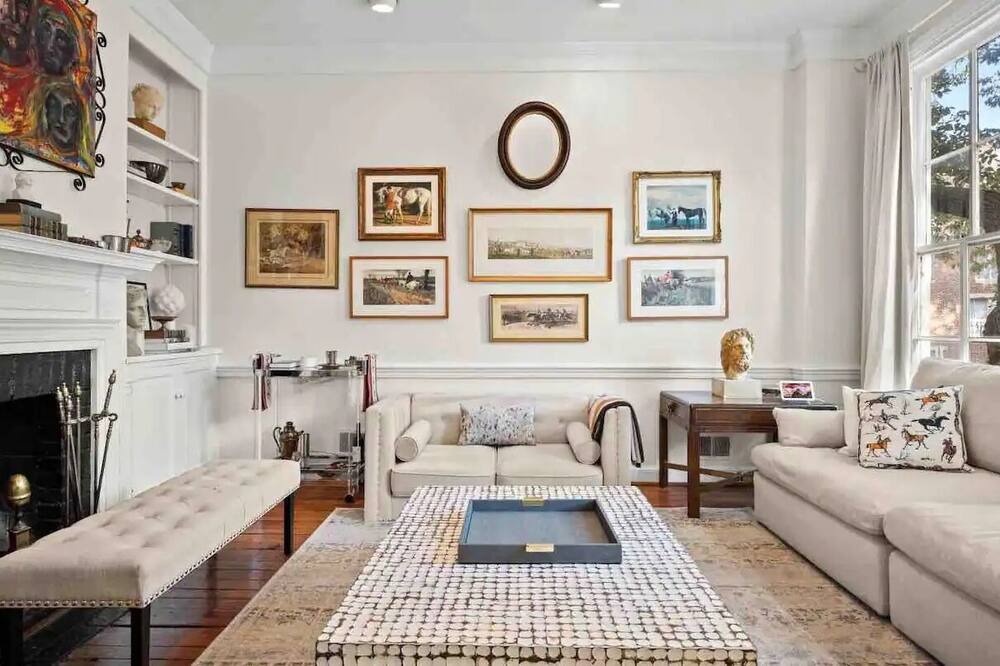 Photo of Livingroom in Old Town Alexandria
