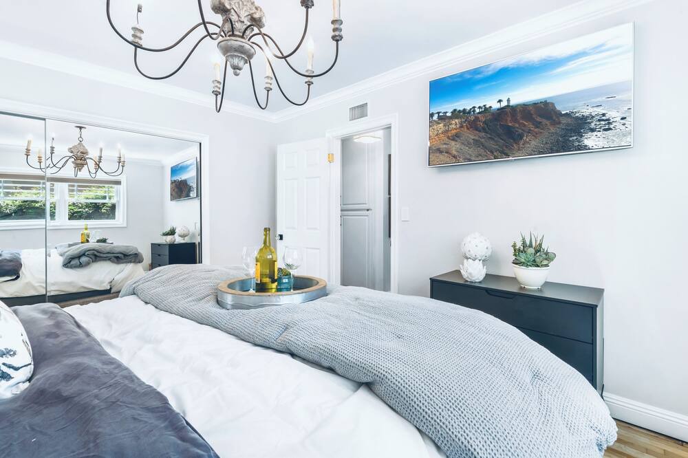 Photo of Bedroom in Northridge
