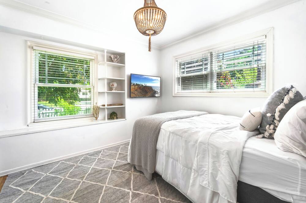 Photo of Bedroom in Northridge