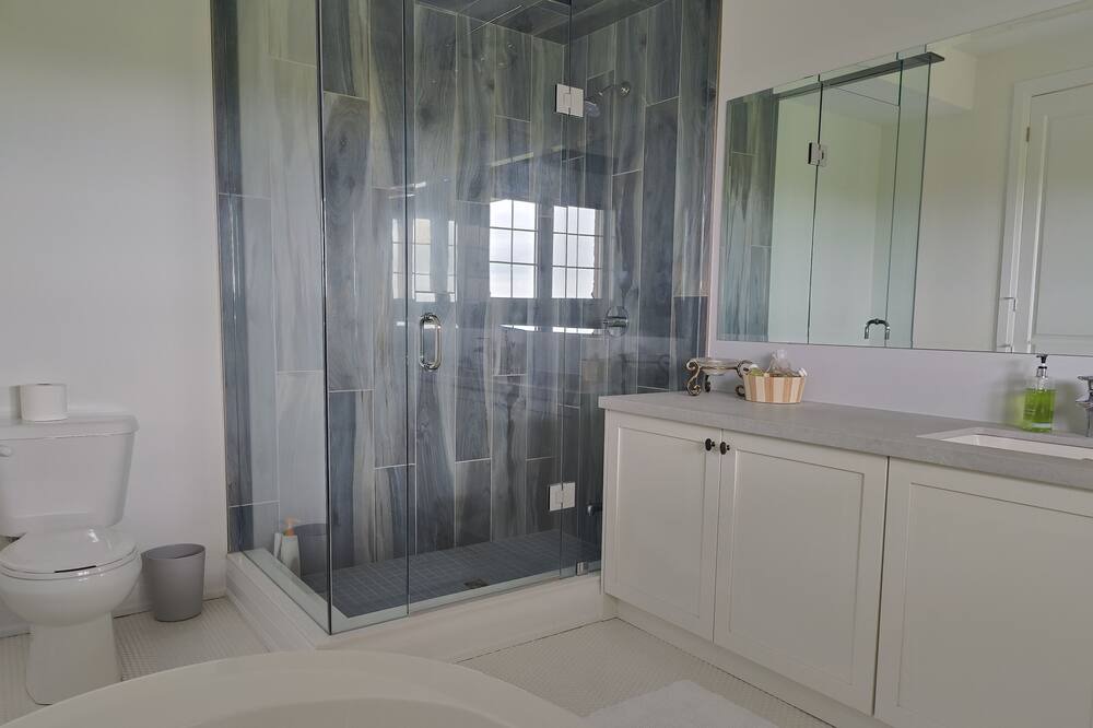 Photo of Bathroom in Carrying Place
