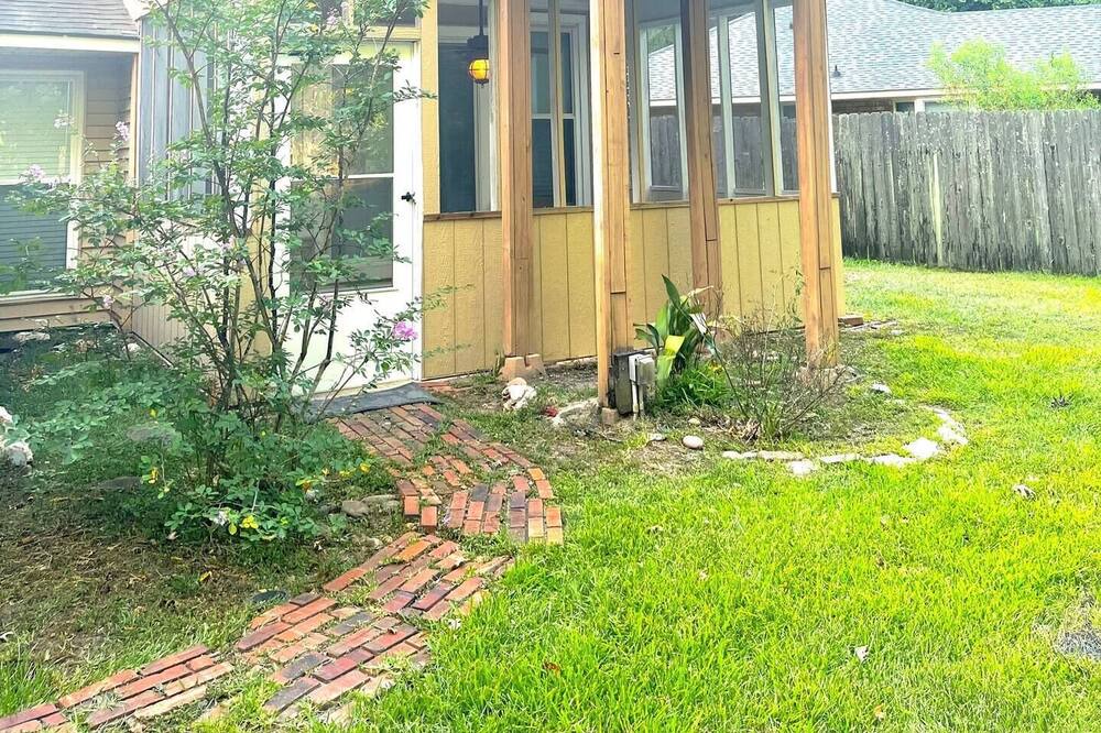 Photo of Outdoor in Old Jefferson