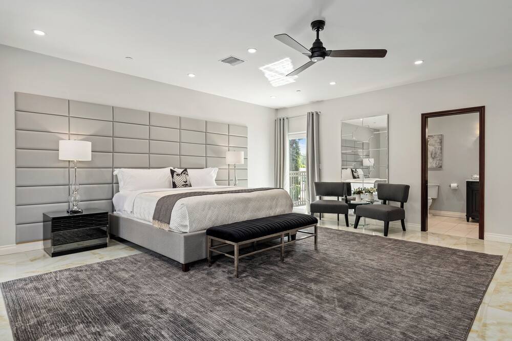 Photo of Bedroom in Woodland Hills