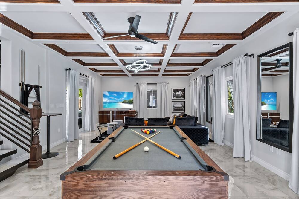 Photo of Bedroom in Woodland Hills