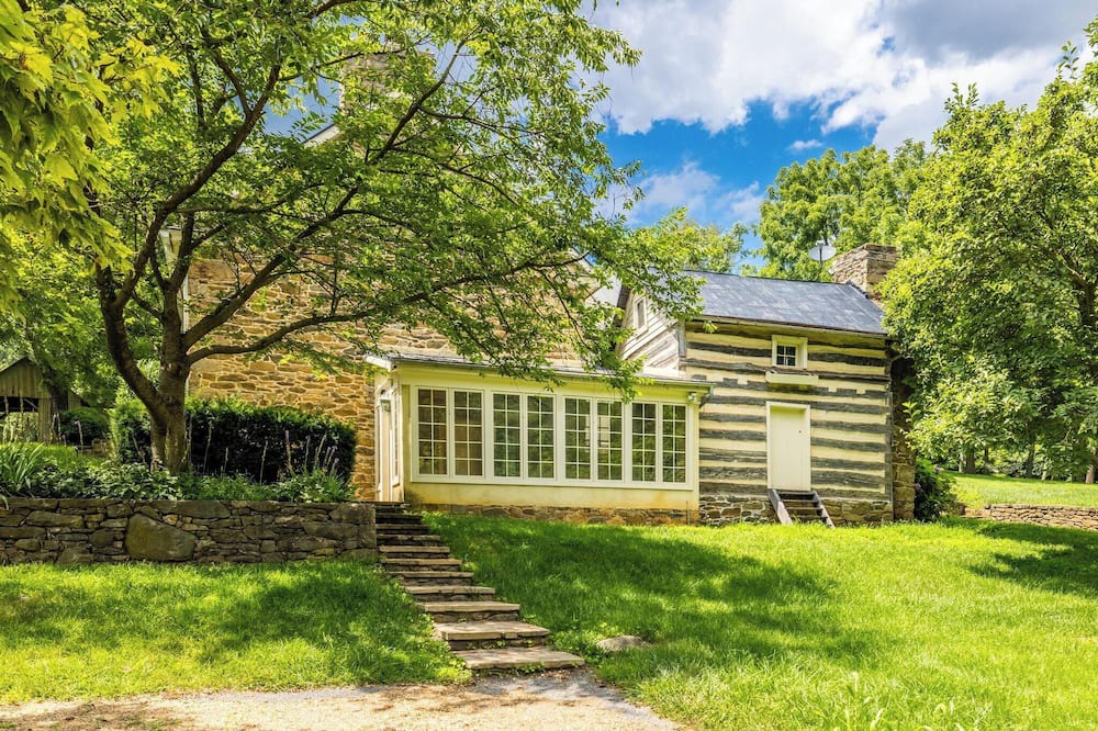 Photo of Outdoor in Round Hill