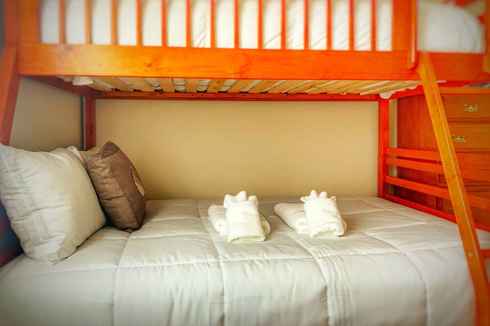 Photo of Bedroom in Teaticket