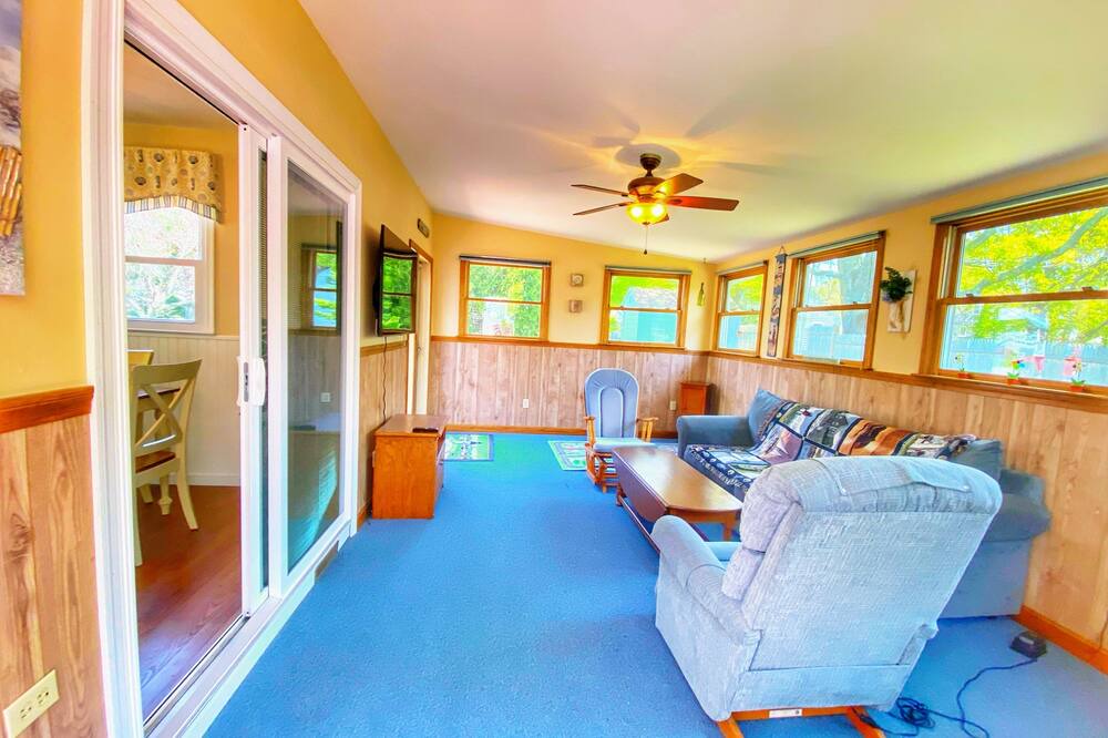 Photo of Livingroom in Teaticket