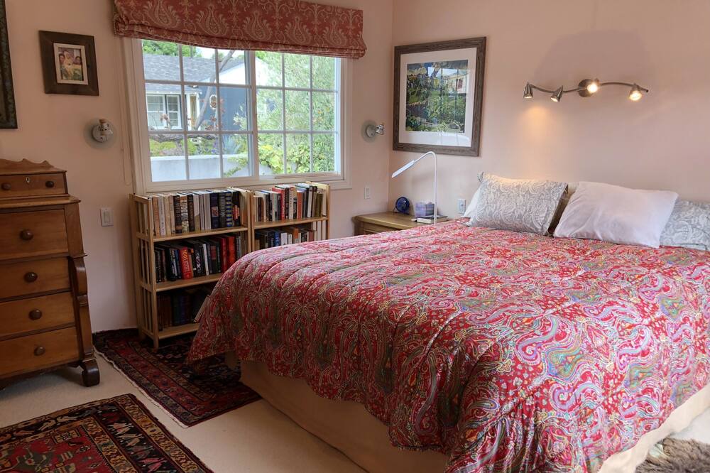 Photo of Bedroom in Sunset Park
