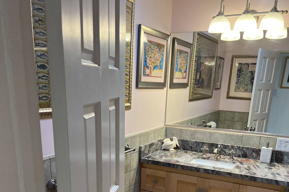 Photo of Bathroom in Sunset Park