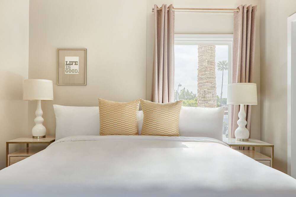 Photo of Bedroom in Beverly Hills