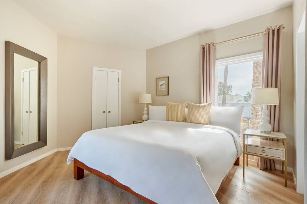 Photo of Bedroom in Beverly Hills