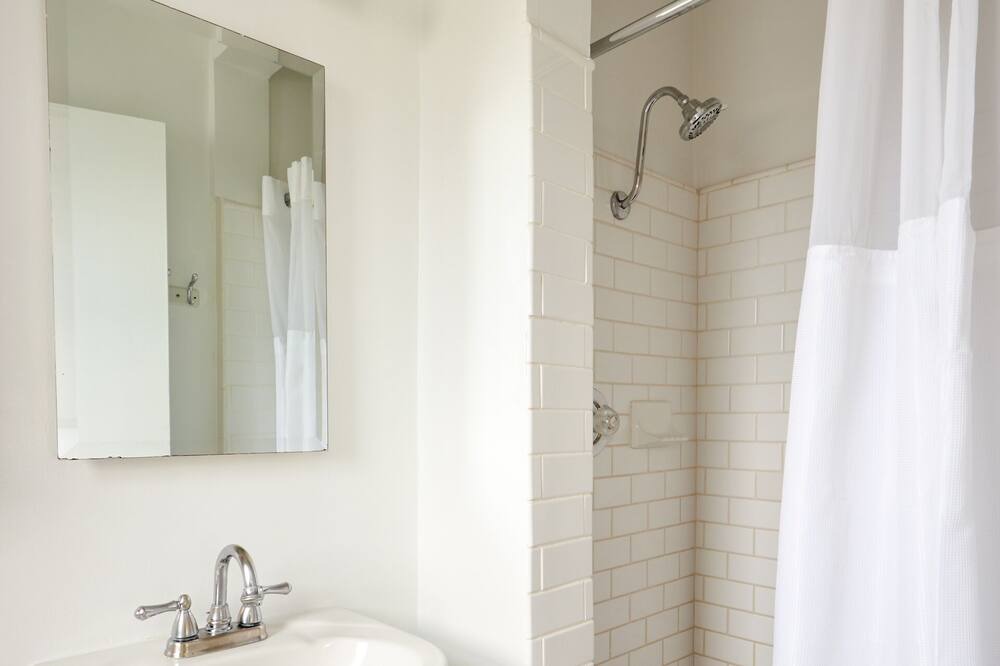 Photo of Bathroom in Beverly Hills