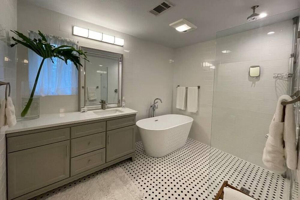 Photo of Bathroom in Mid City South