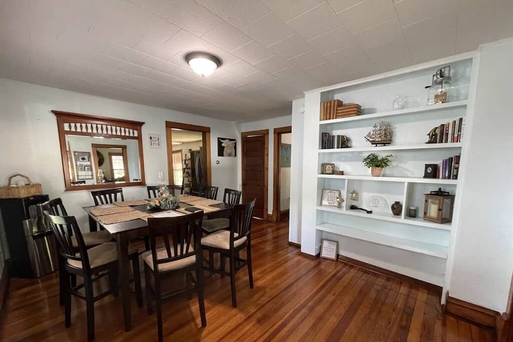 Photo of Bedroom in Pella