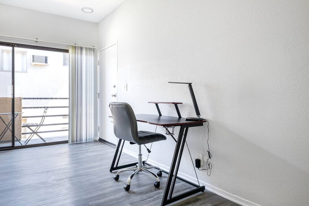 Photo of Bedroom in Beverly Grove