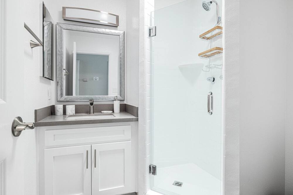 Photo of Bathroom in Beverly Grove