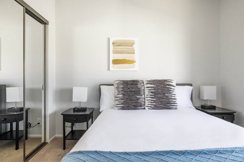 Photo of Bedroom in Beverly Grove