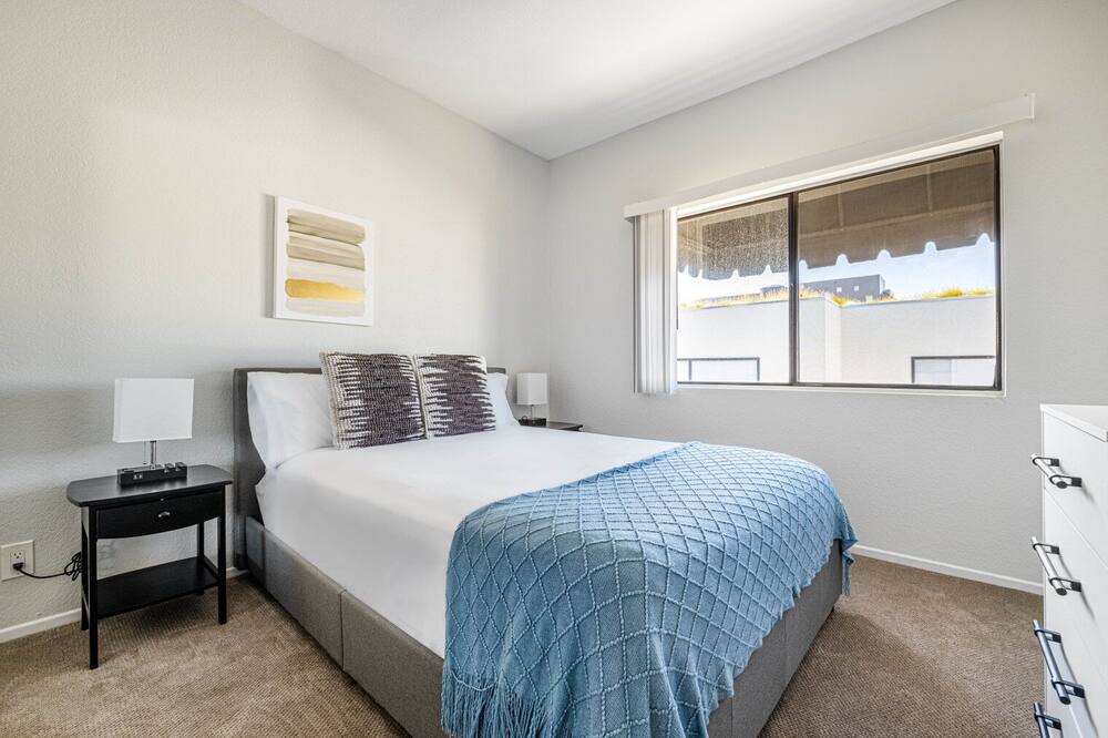 Photo of Bedroom in Beverly Grove