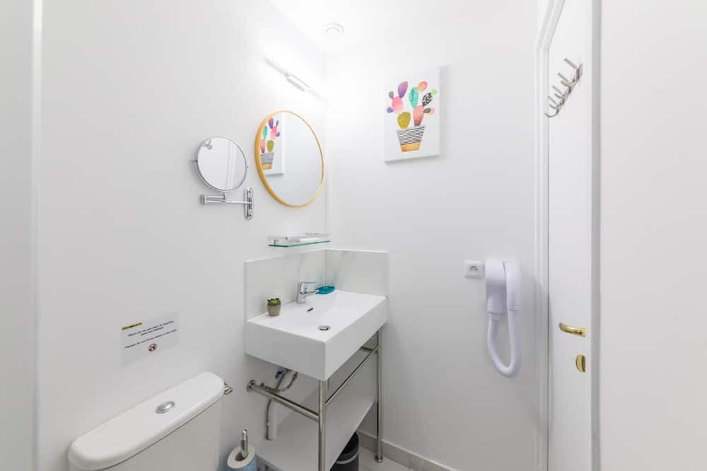 Photo of Bathroom in 15th Arrondissement