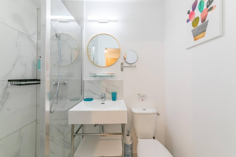 Photo of Bathroom in 15th Arrondissement